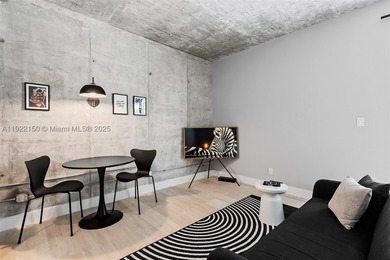 New Pricing, Seller is motivated! Recently appraised at $3.86M - photo 32