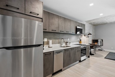 New Pricing, Seller is motivated! Recently appraised at $3.86M - photo 37