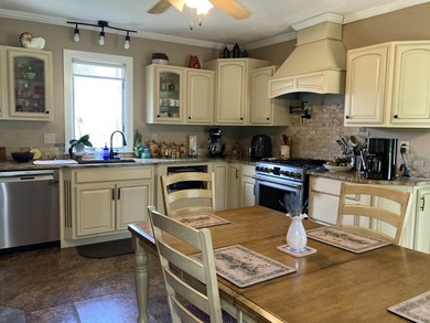 Charming 1900's farmhouse with beautiful acreage leading to - photo 7