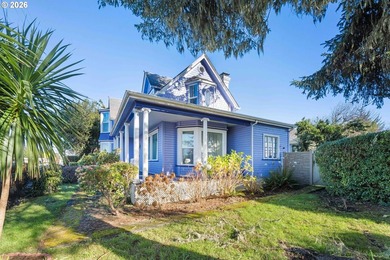 NEW PRICE, MOTIVATED SELLER!! Beautifully updated Victorian home - photo 37