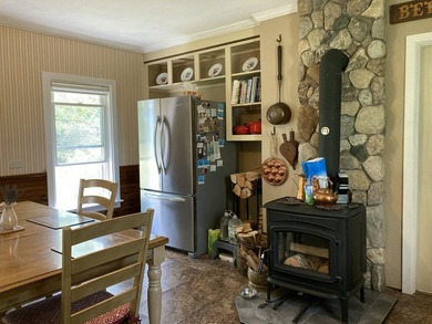 Charming 1900's farmhouse with beautiful acreage leading to - photo 8