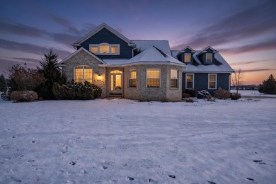 Lake Butte des Morts Home For Sale in Oshkosh Wisconsin