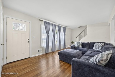 Welcome to this beautifully maintained 4-bedroom, 2.5-bath Cape - photo 6