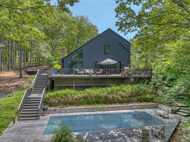 Step into effortless elegance with this contemporary 3-bed - photo 1