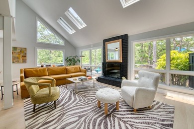 Step into effortless elegance with this contemporary 3-bed - photo 5