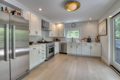 Step into effortless elegance with this contemporary 3-bed - photo 6