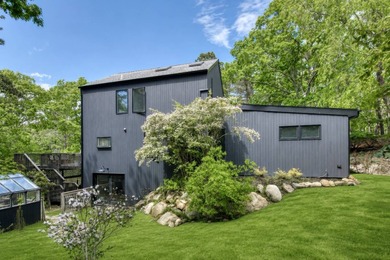 Step into effortless elegance with this contemporary 3-bed - photo 10