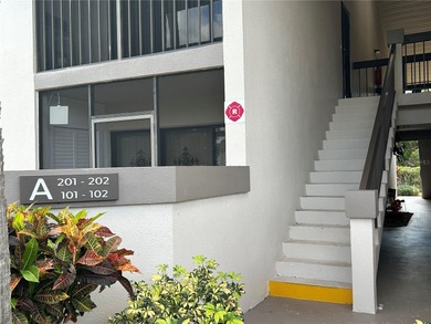 Port Charlotte Waterway Area Condo Sale Pending in Port Charlotte Florida