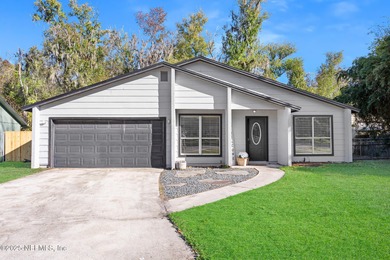 Doctors Lake Home For Sale in Middleburg Florida