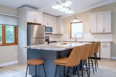 Large Lakefront Property an Ideal Weekend Retreat - photo 5