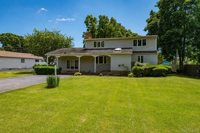 Rare opportunity to own this large, mid-block colonial with - photo 1