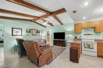 LOTS of Space! Located on an oversized 3-lot site, this - photo 5