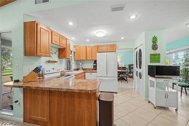 LOTS of Space! Located on an oversized 3-lot site, this - photo 8