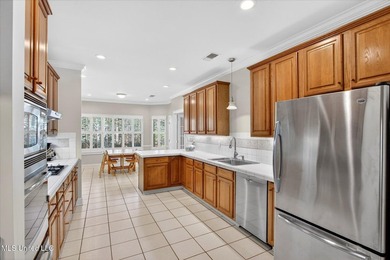 Beautiful home loaded with curb appeal, circular dive and side - photo 10