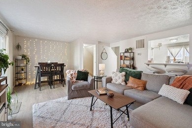 Enjoy comfortable living in this well maintained townhome - photo 8