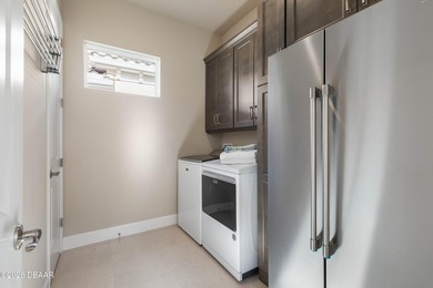 Why wait for new construction? This like-new move-in ready 2022 - photo 47