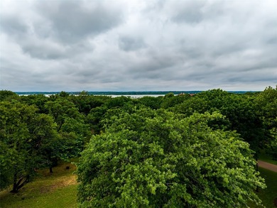 TO BE BUILT. A Landmark Estate in Chateau du Lac Introducing an - photo 9