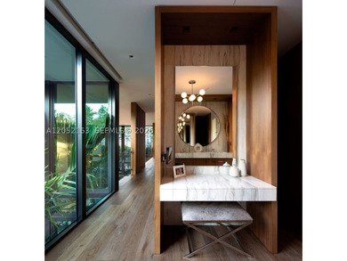 Featured on the cover of Luxe Magazine, this architect owned - photo 19