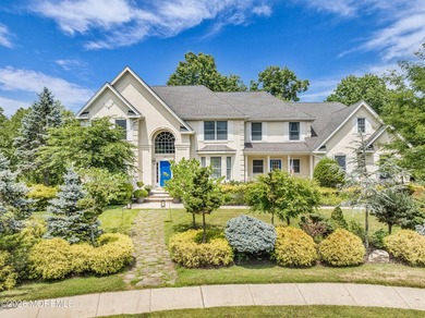 This exceptional Center Hall Colonial offers luxury, privacy - photo 2