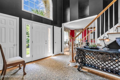 This exceptional Center Hall Colonial offers luxury, privacy - photo 6