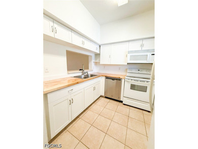 Welcome to this 3-bedroom, 2-bathroom 2nd floor condo located in - photo 7