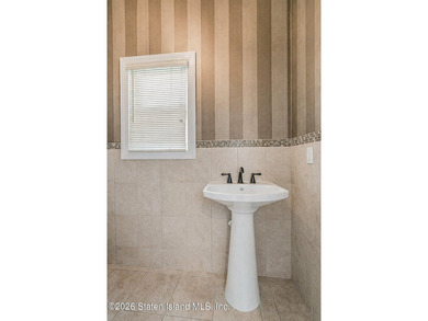Welcome to 86 West Castor Place, a truly exceptional - photo 20