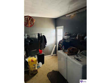 BEAUTIFULLY UPDATED 3 BEDROOM, 1.5 BATH HOME offering comfort - photo 21