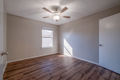 A must see home on an oversized lot. Great flowing open floor - photo 31
