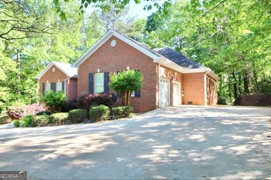 Located in The Cloisters, this 5 bedroom, 3.5 bath home is - photo 4