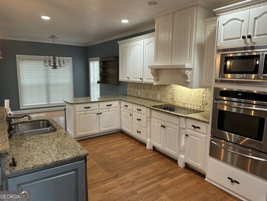 Located in The Cloisters, this 5 bedroom, 3.5 bath home is - photo 6