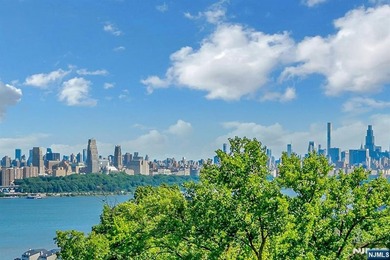 Premier luxury living opportunity in one of the most exclusive - photo 5