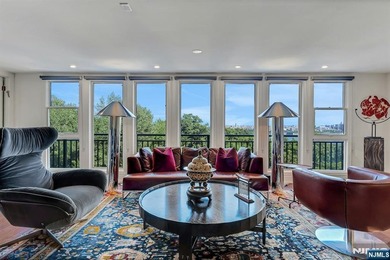 Premier luxury living opportunity in one of the most exclusive - photo 9