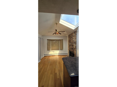 A beautifully maintained ranch situated on a spacious 70' x 100' - photo 5
