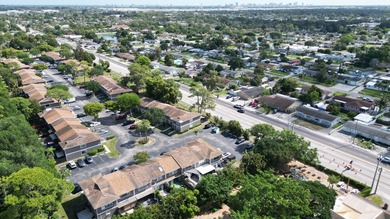 Welcome to this inviting 2-bedroom, 1.5-bath townhouse located - photo 5
