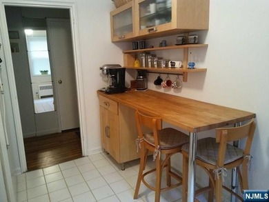 The monthly maintenance fee includes heat, hot and cold water - photo 4