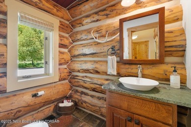 Initially operated as a B&B, this property can accommodate many - photo 34