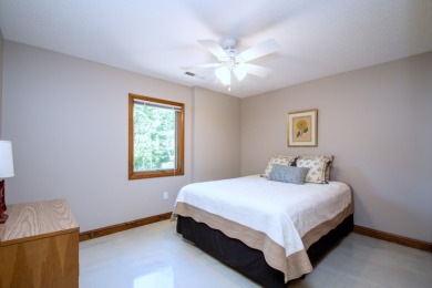 Large Lakefront Property an Ideal Weekend Retreat - photo 18