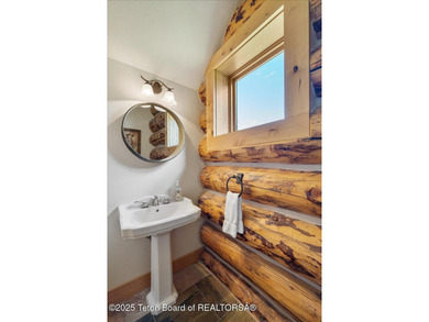 Initially operated as a B&B, this property can accommodate many - photo 52