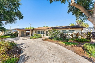 Welcome to this stunningly updated 3-bedroom, 3-bathroom home in - photo 3