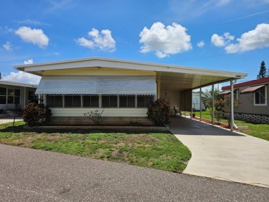 Lake Home For Sale in St.Petersburg, Florida