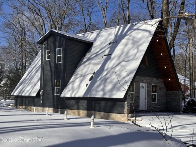 Lake Home For Sale in Pocono Summit, Pennsylvania