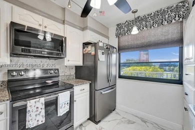 Spacious & rarely available SUPERIOR model in the highly - photo 4