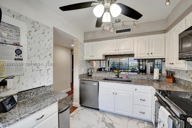 Spacious & rarely available SUPERIOR model in the highly - photo 5