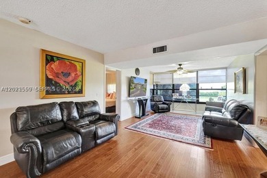 Spacious & rarely available SUPERIOR model in the highly - photo 8