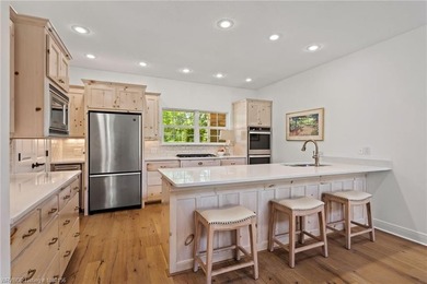 COME EXPLORE KENSINGTON HEIGHTS! This stunning 4-Bedroom, 4 - photo 11