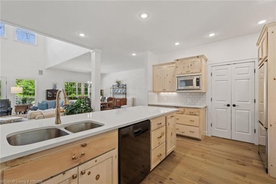 COME EXPLORE KENSINGTON HEIGHTS! This stunning 4-Bedroom, 4 - photo 13