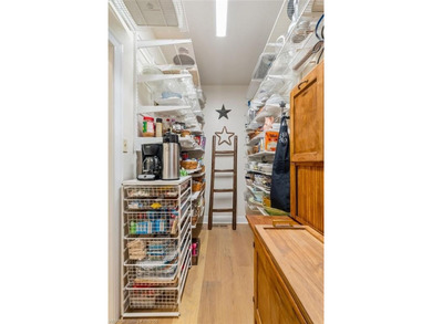 COME EXPLORE KENSINGTON HEIGHTS! This stunning 4-Bedroom, 4 - photo 14