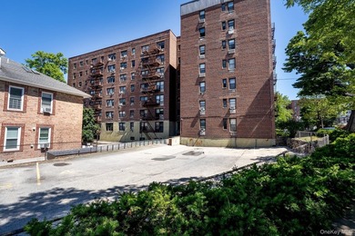 Spacious 1-Bedroom apartment located in the Spuyten Duyvil - photo 16