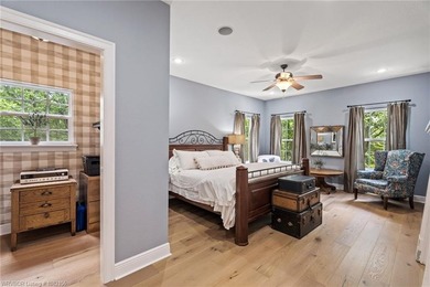 COME EXPLORE KENSINGTON HEIGHTS! This stunning 4-Bedroom, 4 - photo 17