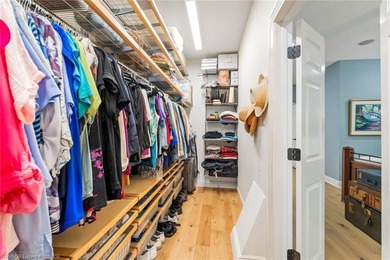 COME EXPLORE KENSINGTON HEIGHTS! This stunning 4-Bedroom, 4 - photo 19